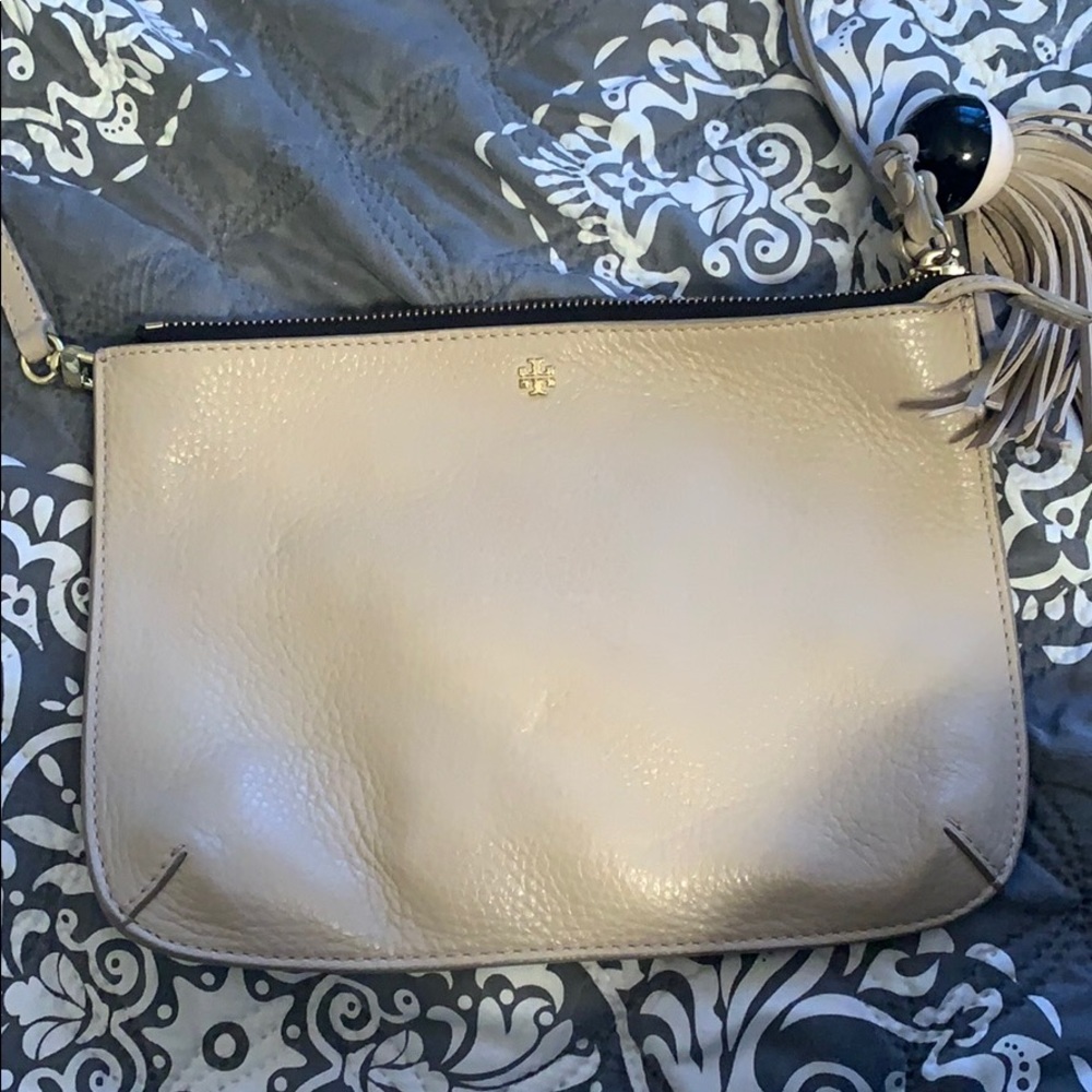 Tory Burch crossbody/clutch in VERY used condition